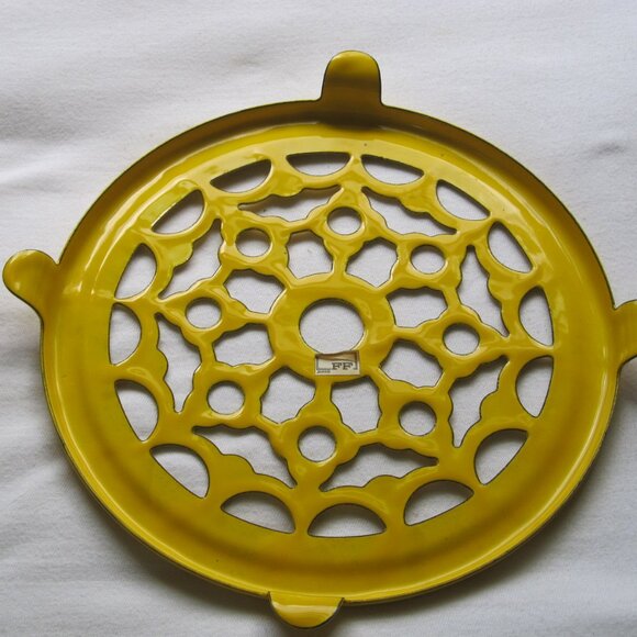 vintage Fitz & Floyd Yellow Enameled 8" Metal Vase Base Stand, Footed - Picture 2 of 5